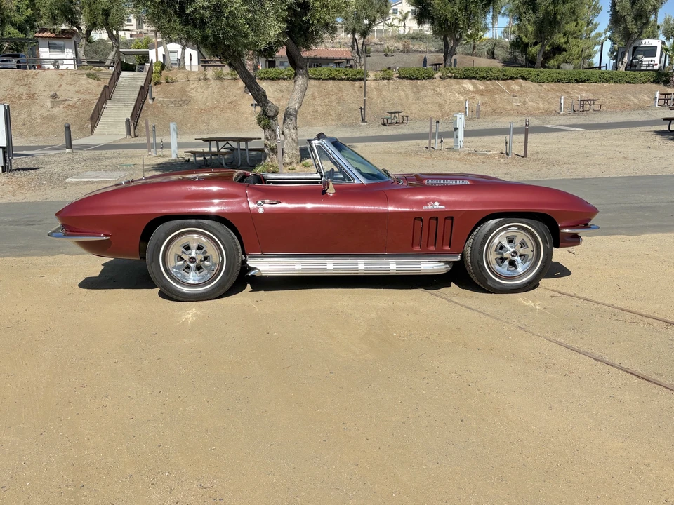 1965 Chevrolet Corvette C2 - Image 10 of 31