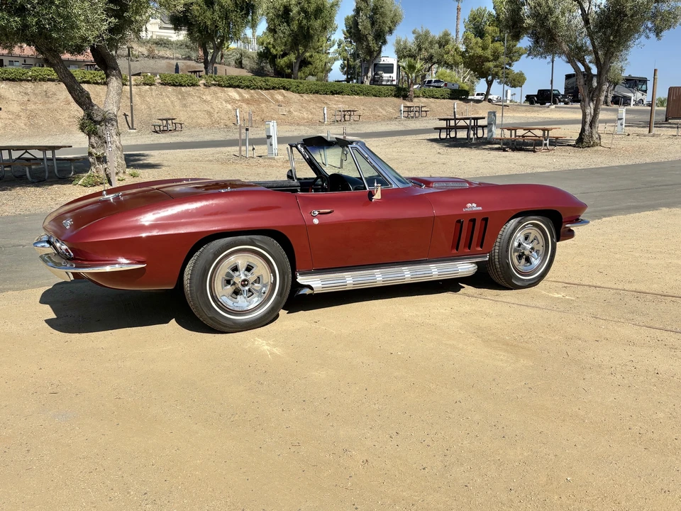 1965 Chevrolet Corvette C2 - Image 11 of 31