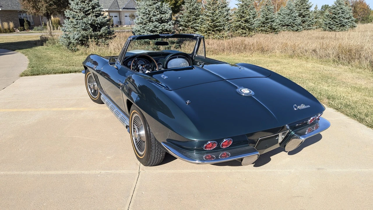 1965 Chevrolet Corvette C2 - Image 11 of 31