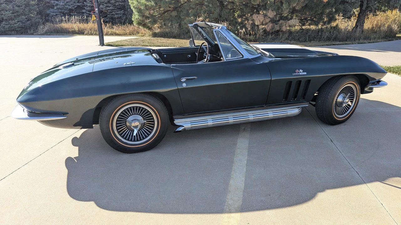 1965 Chevrolet Corvette C2 - Image 7 of 31