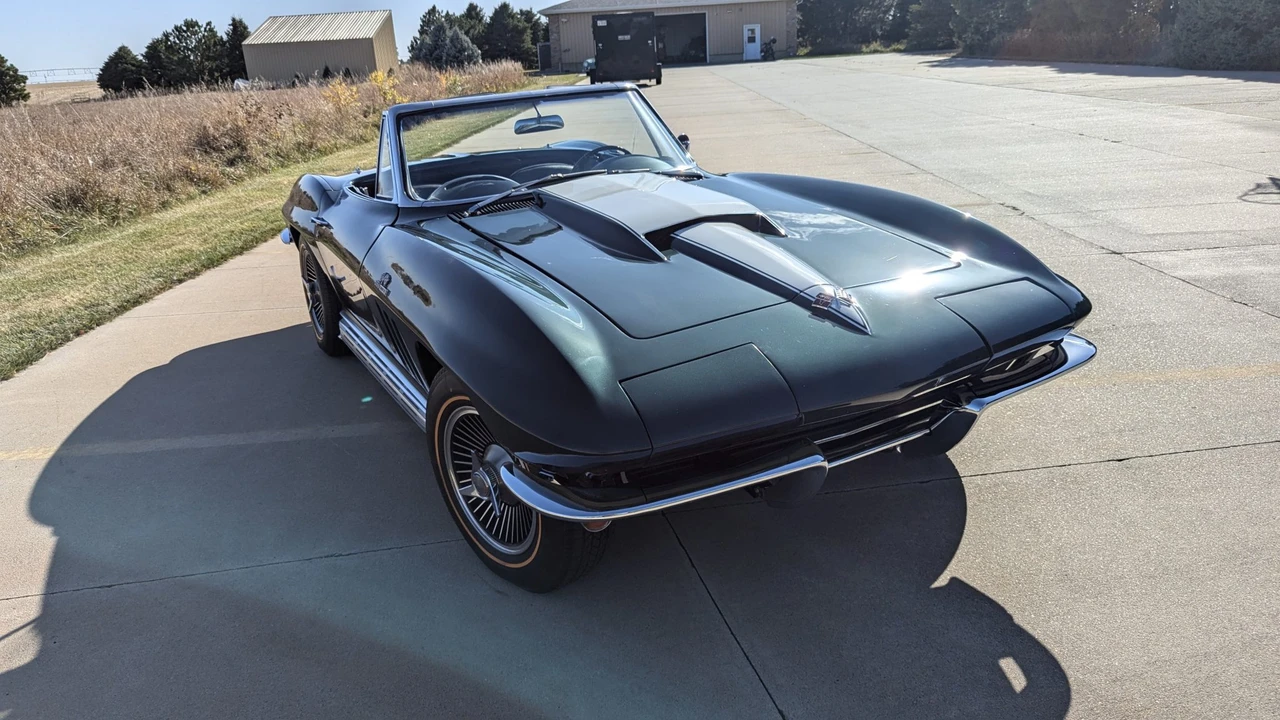 1965 Chevrolet Corvette C2 - Image 4 of 31