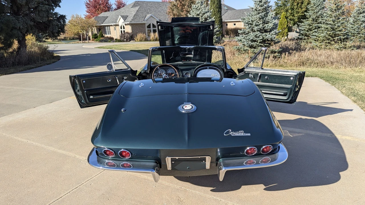 1965 Chevrolet Corvette C2 - Image 21 of 31