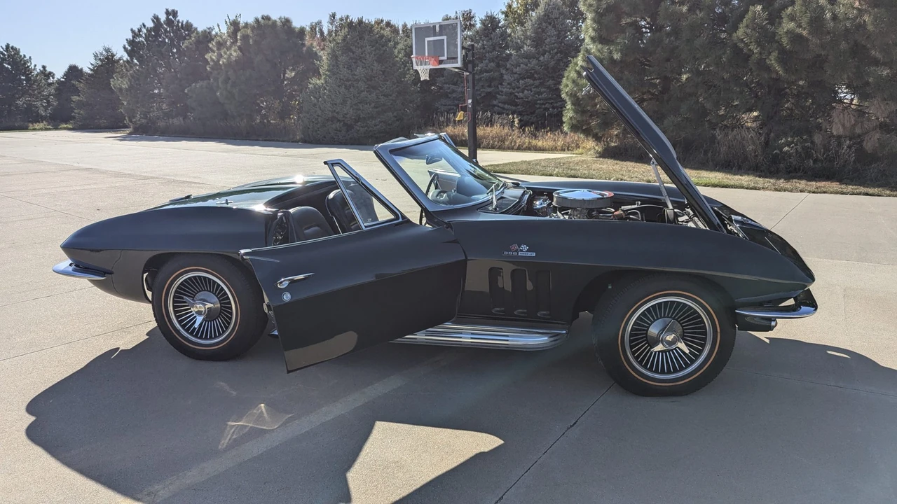 1965 Chevrolet Corvette C2 - Image 31 of 31