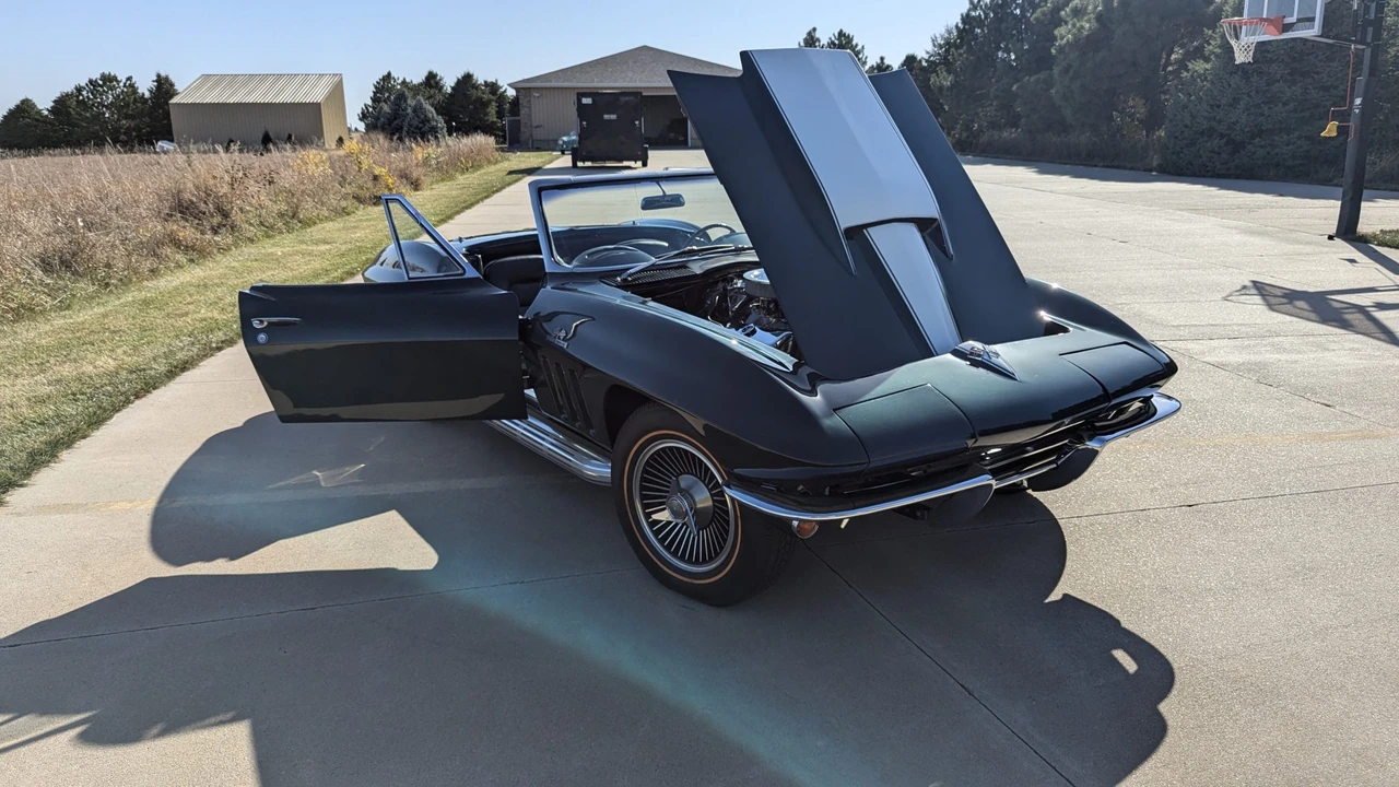 1965 Chevrolet Corvette C2 - Image 29 of 31