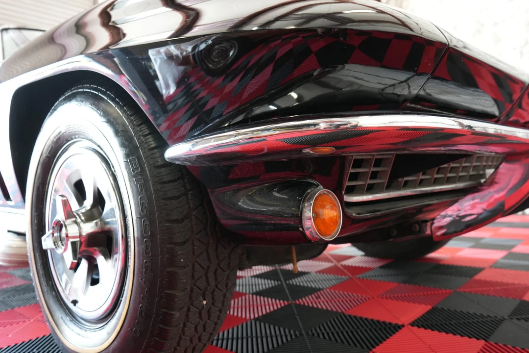 1965 Chevrolet Corvette C2 - Image 23 of 31