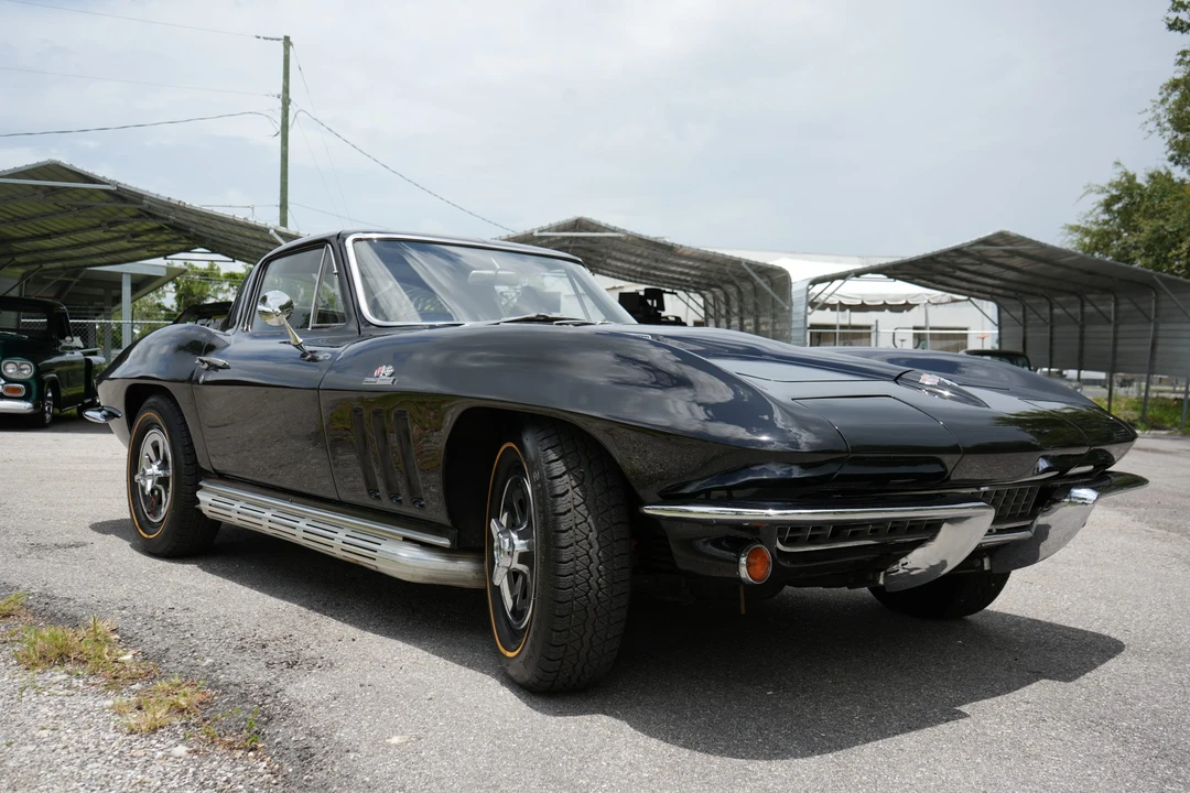 1965 Chevrolet Corvette C2 - Image 11 of 31