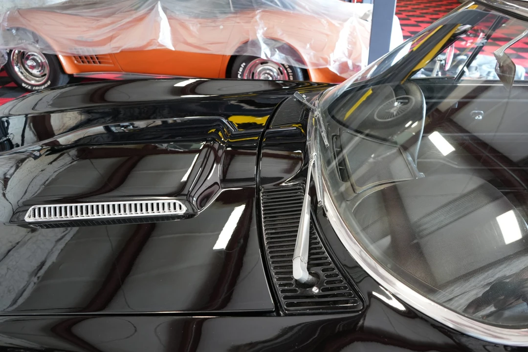 1965 Chevrolet Corvette C2 - Image 28 of 31