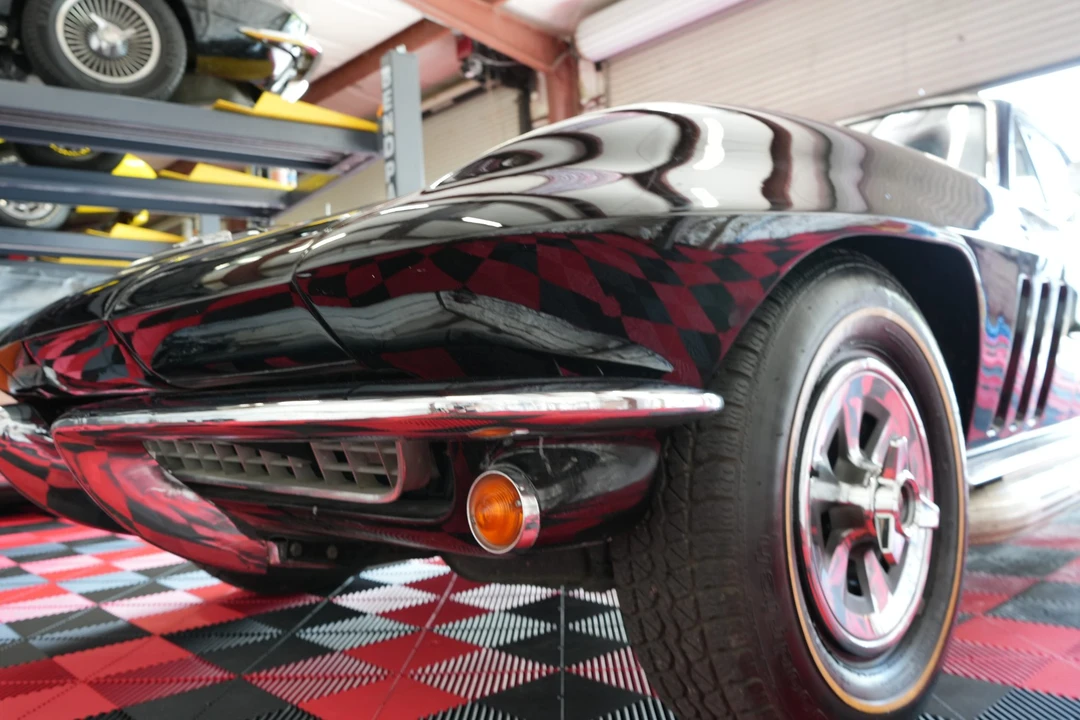 1965 Chevrolet Corvette C2 - Image 24 of 31