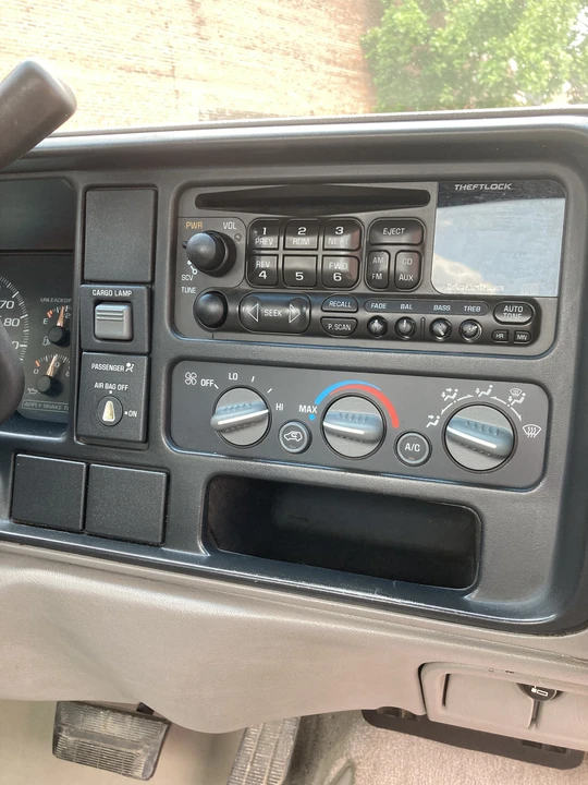 1997 Chevrolet Silverado - Image 30 of 31