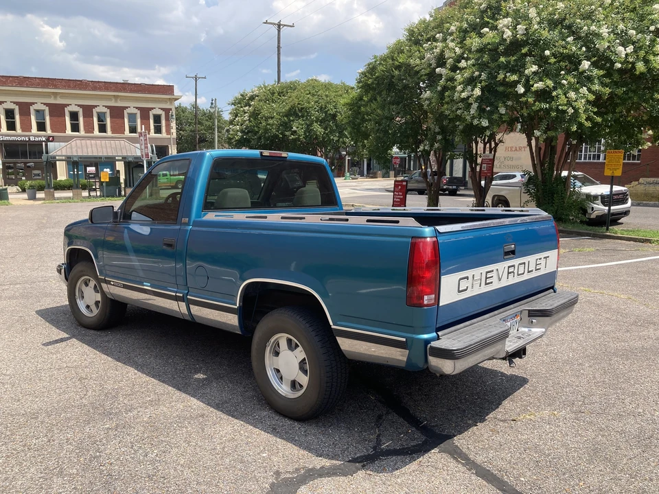 1997 Chevrolet Silverado - Image 7 of 31