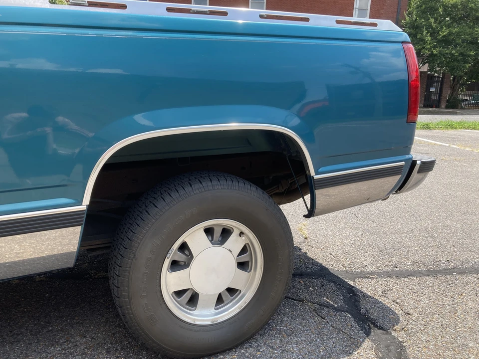 1997 Chevrolet Silverado - Image 16 of 31