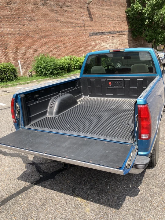 1997 Chevrolet Silverado - Image 18 of 31
