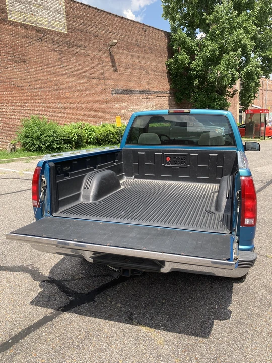 1997 Chevrolet Silverado - Image 19 of 31