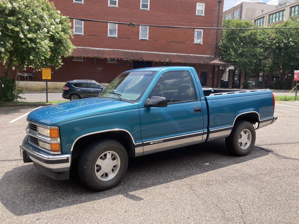 1997 Chevrolet Silverado - Image 9 of 31