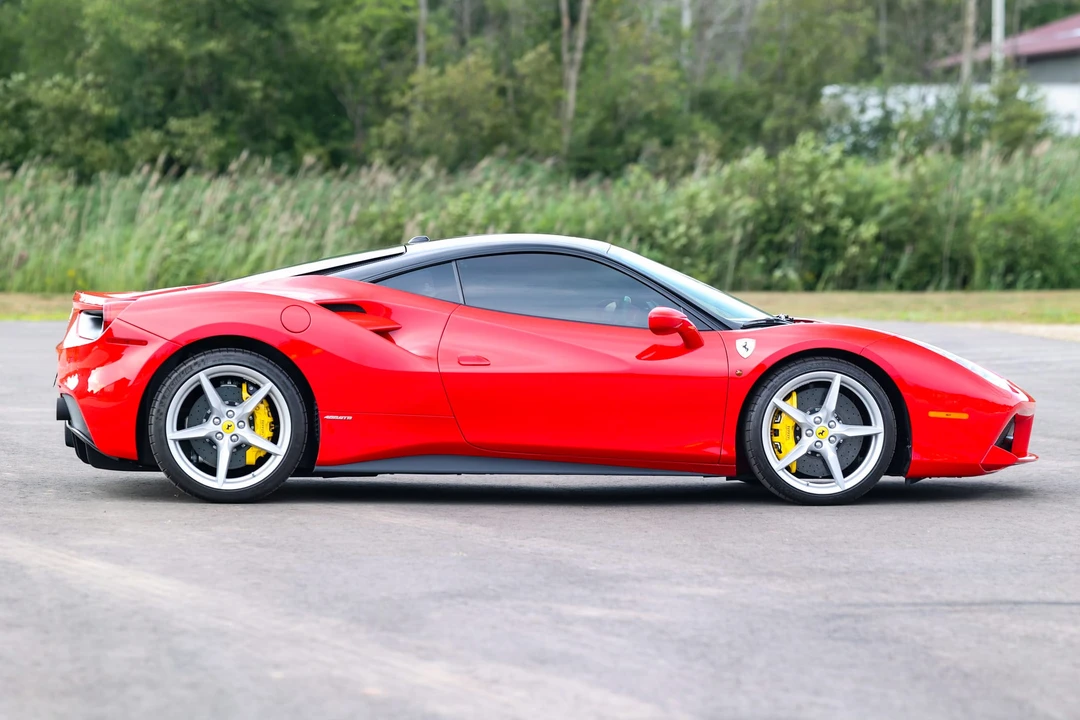 2016 Ferrari 488 GTB - Image 29 of 31