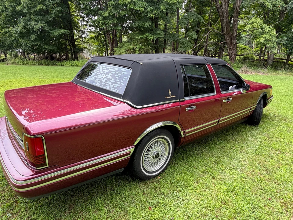 1993 Lincoln Town Car - Image 6 of 31