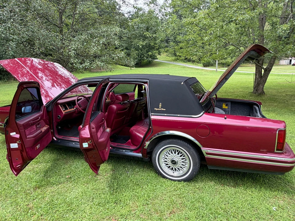 1993 Lincoln Town Car - Image 13 of 31