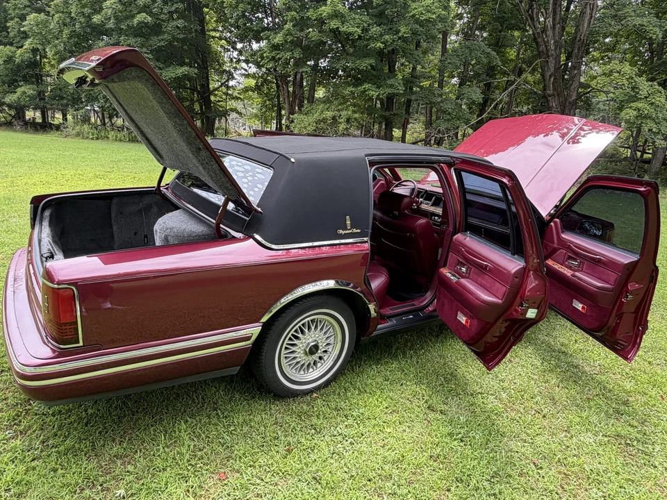 1993 Lincoln Town Car - Image 14 of 31