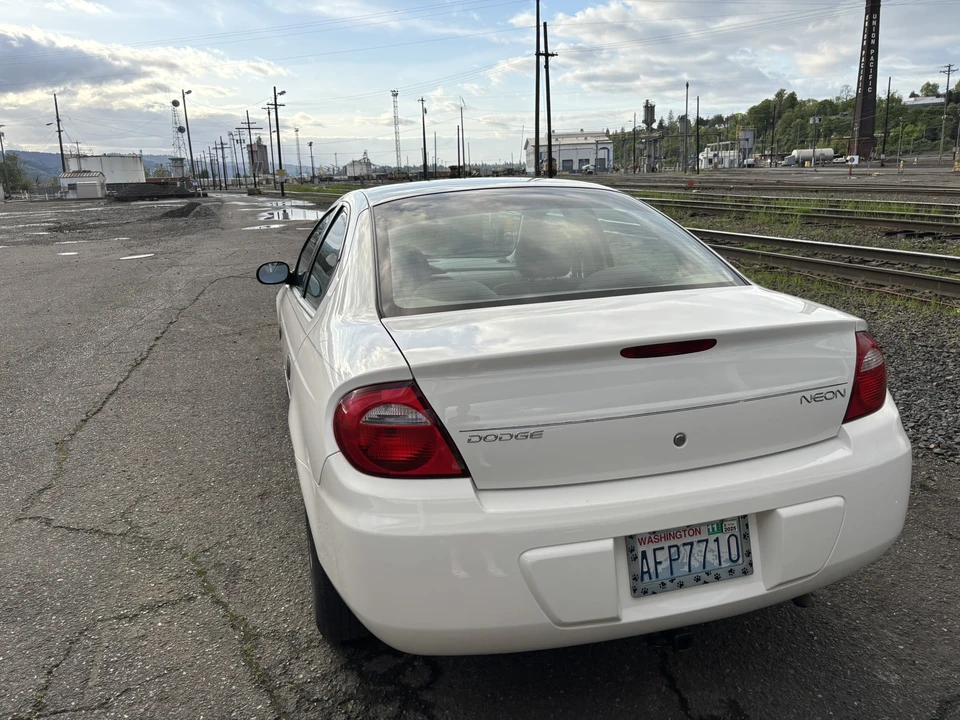 2004 Dodge Neon - Image 8 of 31