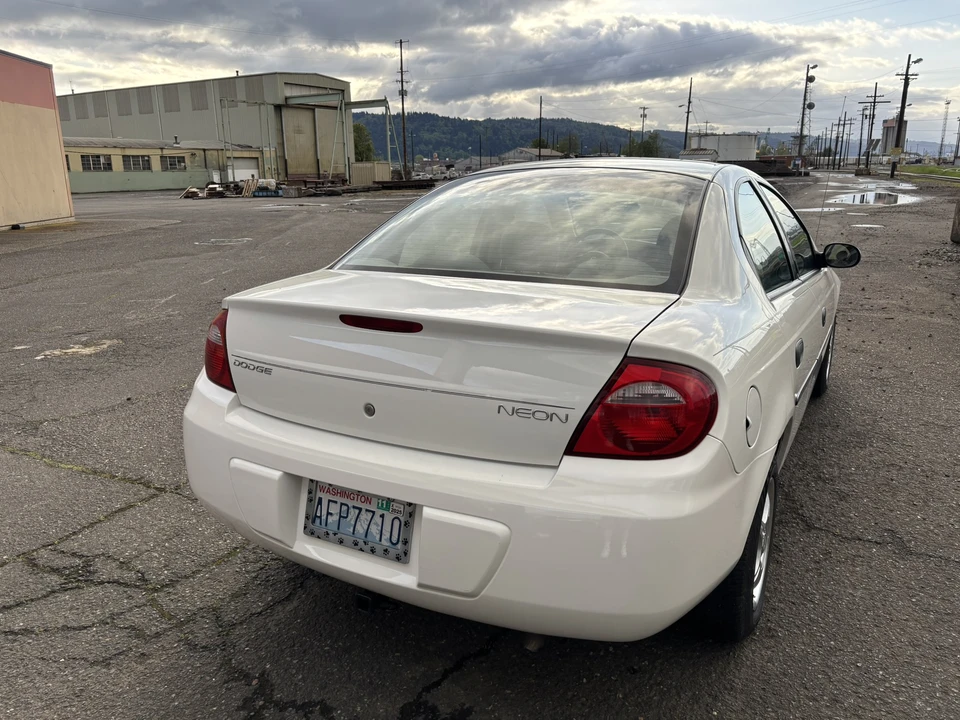 2004 Dodge Neon - Image 10 of 31
