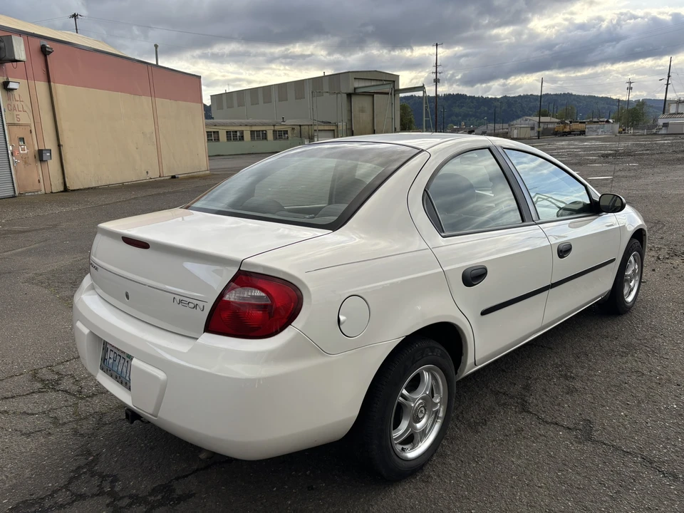 2004 Dodge Neon - Image 11 of 31
