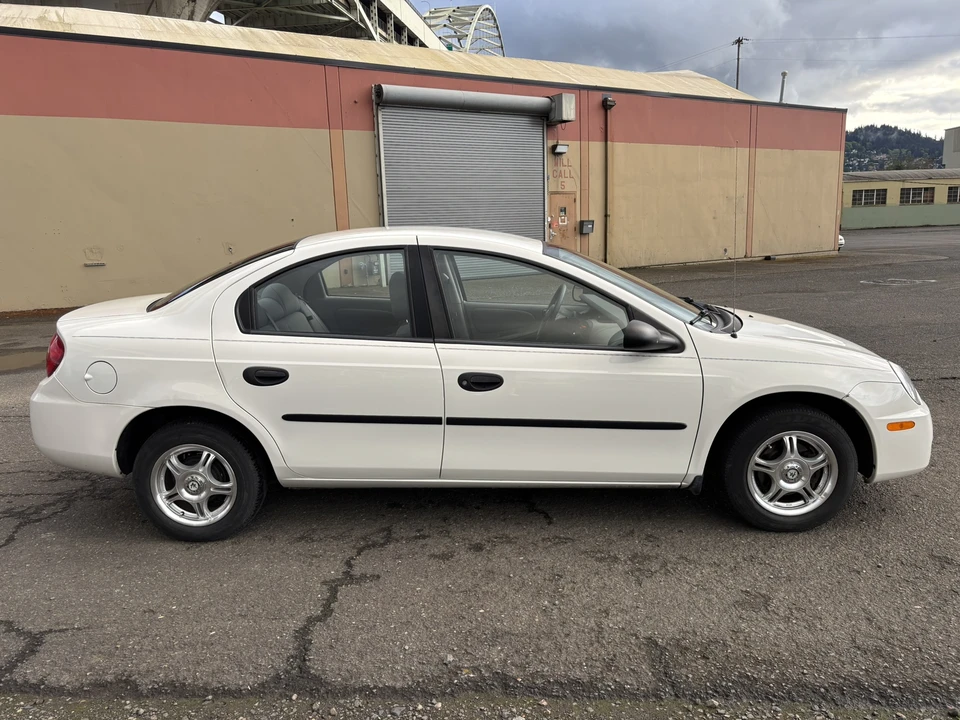 2004 Dodge Neon - Image 13 of 31