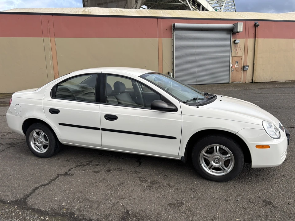 2004 Dodge Neon - Image 14 of 31