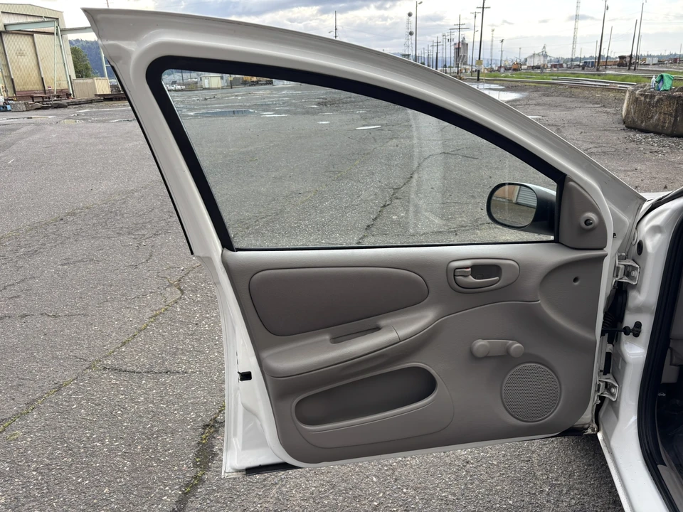 2004 Dodge Neon - Image 28 of 31