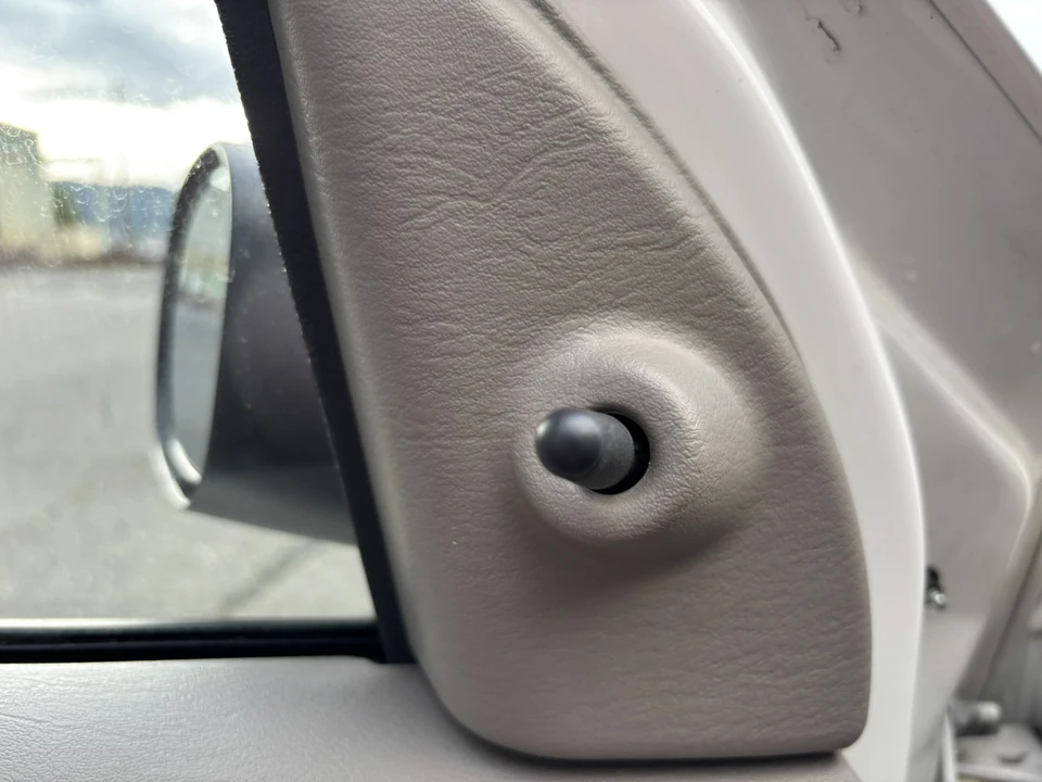 2004 Dodge Neon - Image 31 of 31