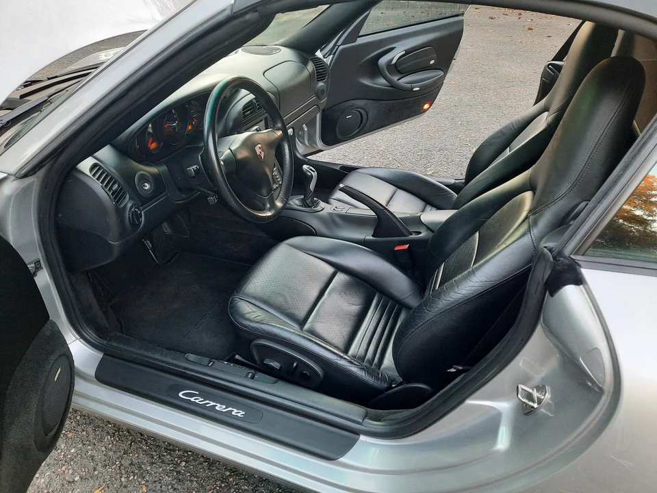 2003 Porsche 996 Carrera - Image 25 of 31