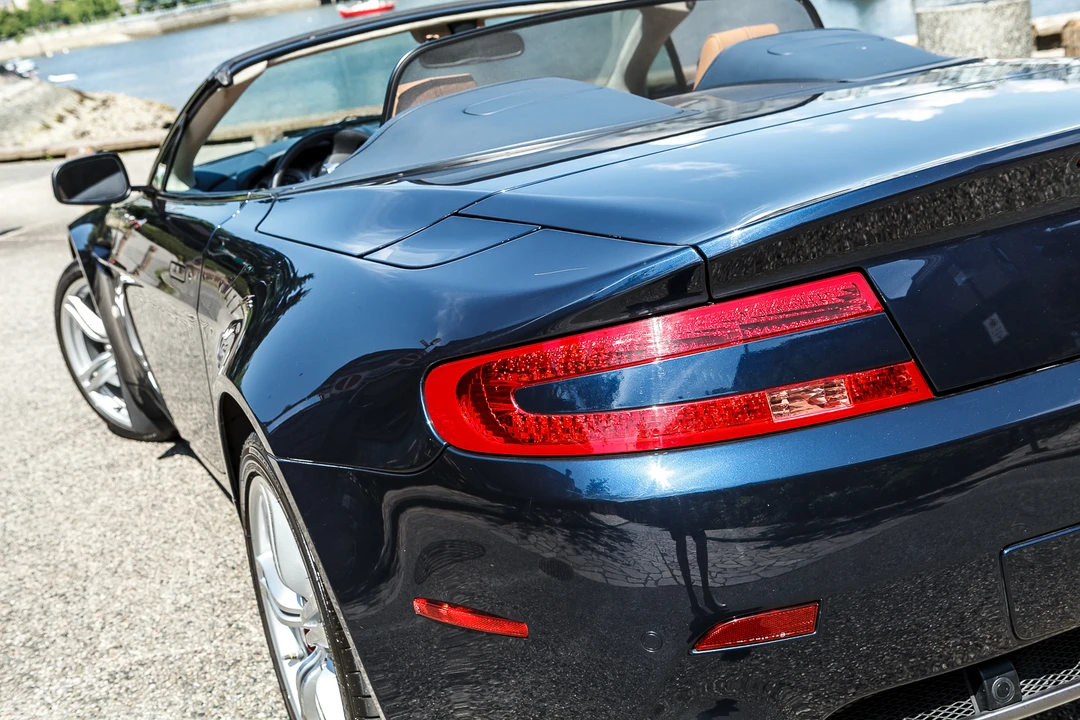 2009 Aston Martin V8 Vantage (2006-2017) - Image 17 of 31