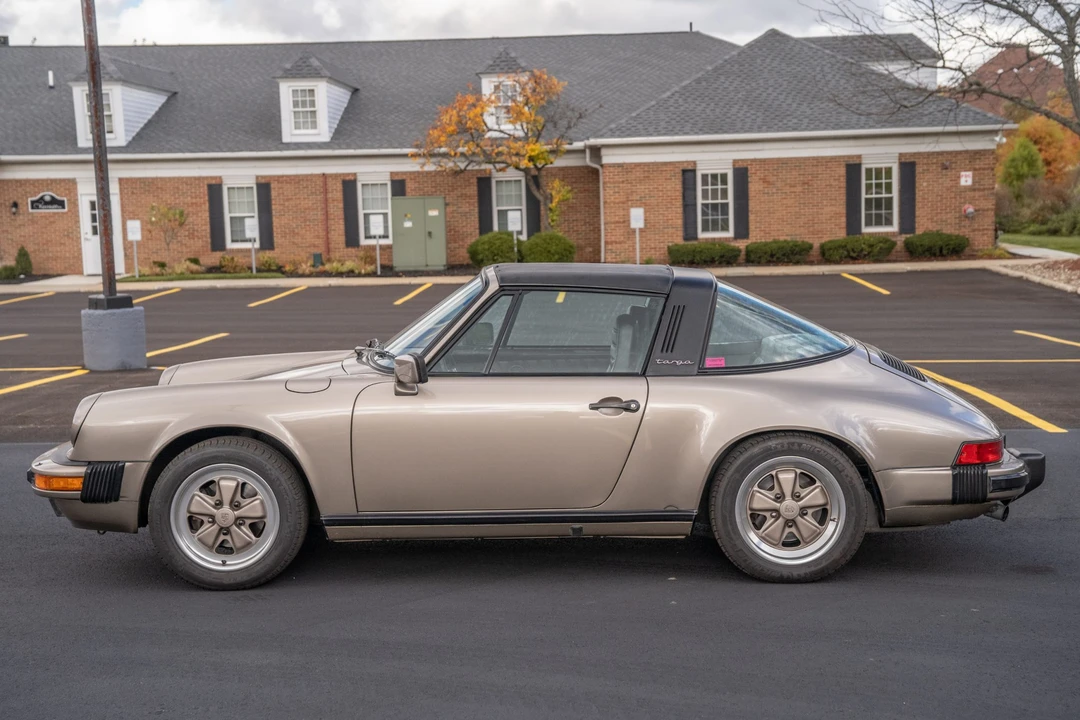 1984 Porsche 911 Carrera 3.2 - Image 3 of 31