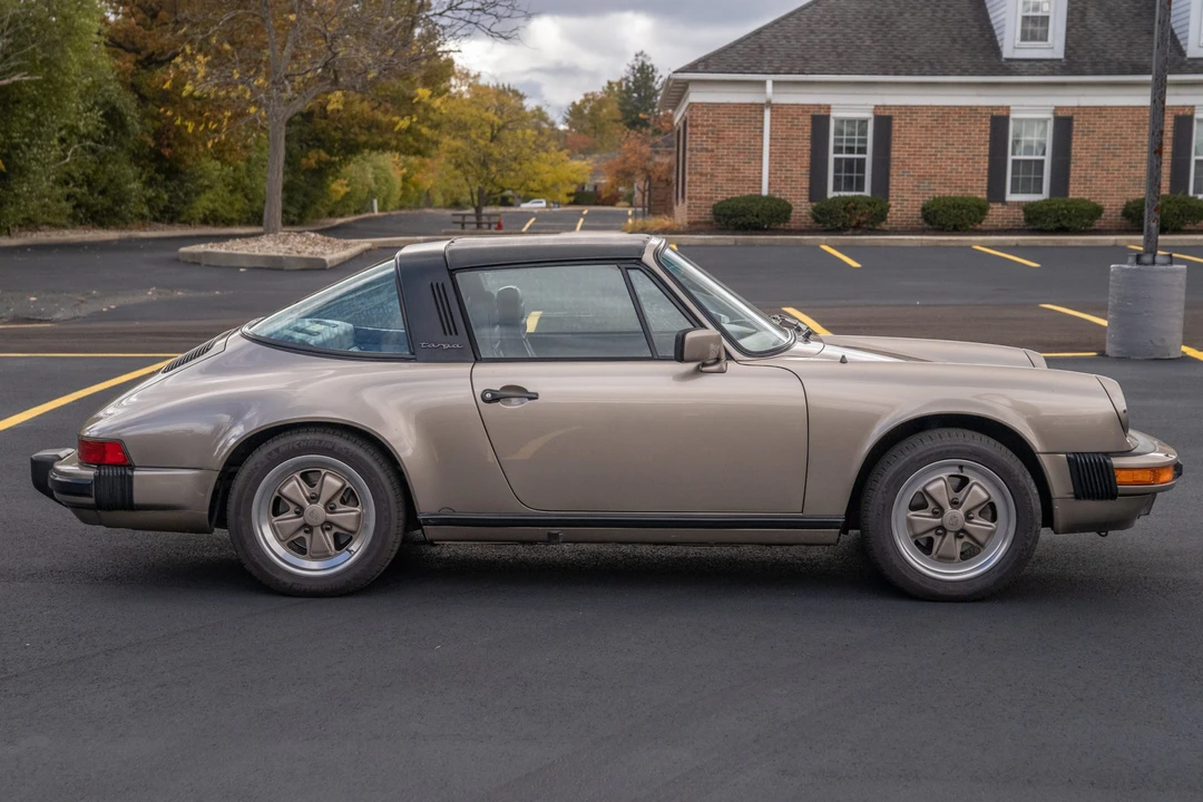 1984 Porsche 911 Carrera 3.2 - Image 7 of 31
