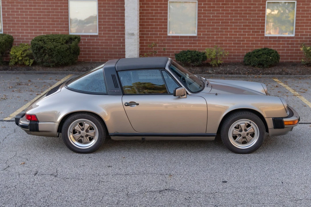1984 Porsche 911 Carrera 3.2 - Image 15 of 31