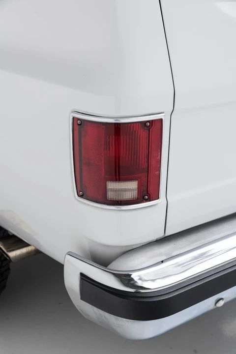 1985 GMC Suburban 7th Gen - Image 23 of 31