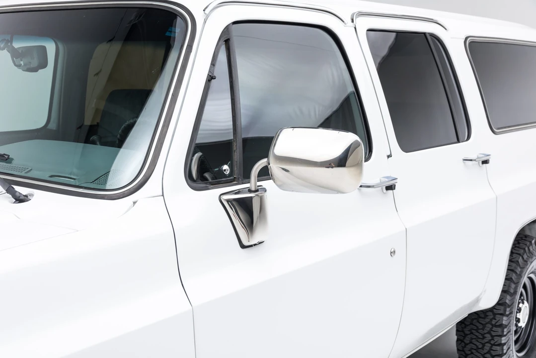 1985 GMC Suburban 7th Gen - Image 18 of 31