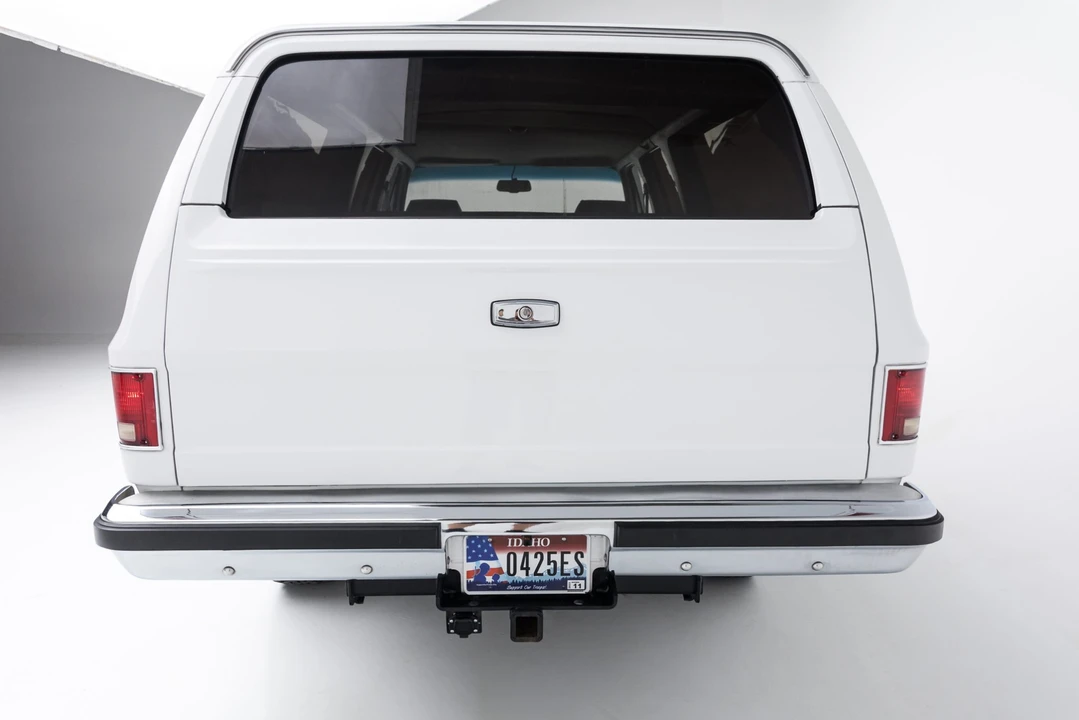 1985 GMC Suburban 7th Gen - Image 8 of 31