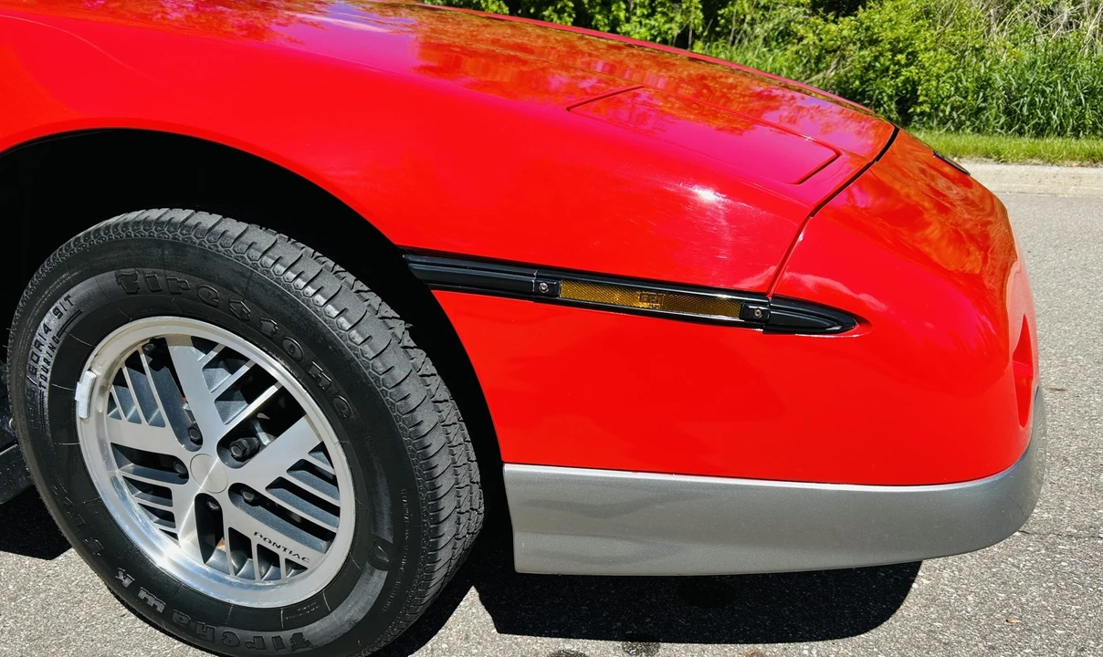 1985 Pontiac Fiero GT - Image 22 of 31