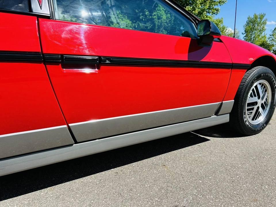 1985 Pontiac Fiero GT - Image 23 of 31