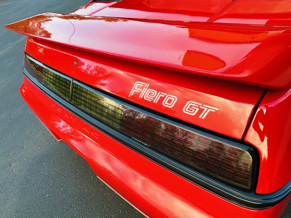 1985 Pontiac Fiero GT - Image 28 of 31