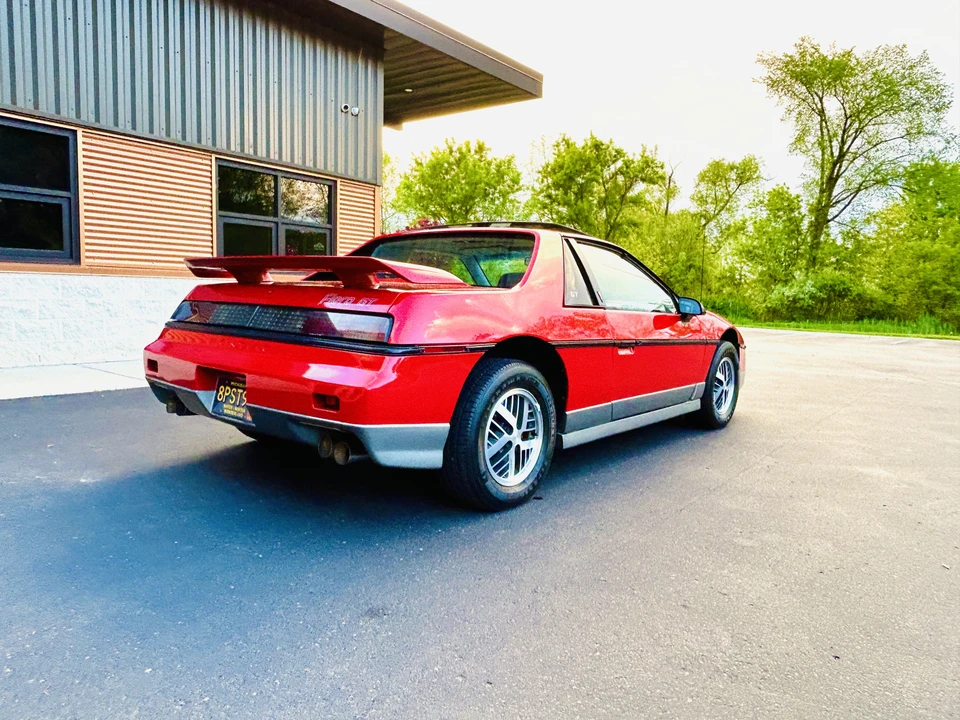 1985 Pontiac Fiero GT - Image 7 of 31