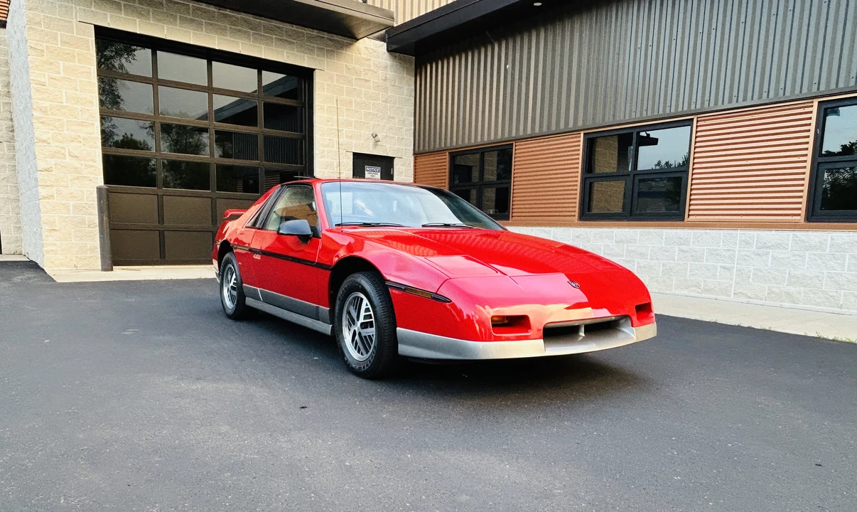 1985 Pontiac Fiero GT - Image 4 of 31