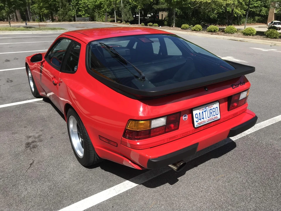 1986 Porsche 944 Turbo - Image 11 of 31