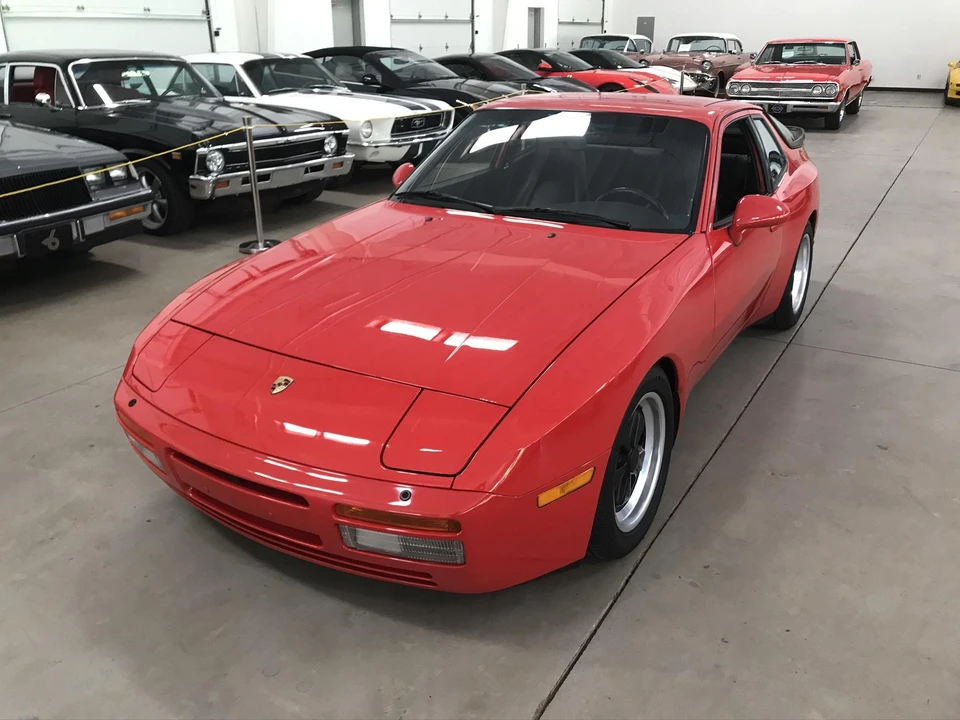 1986 Porsche 944 Turbo - Image 2 of 31