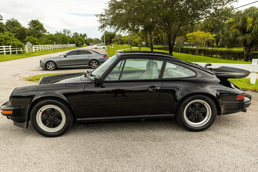 1987 Porsche 911 Carrera 3.2 - Image 2 of 31