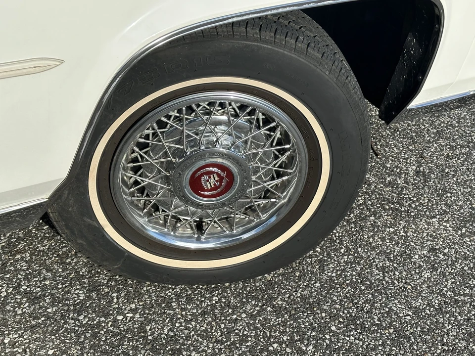 1988 Cadillac Brougham - Image 31 of 31