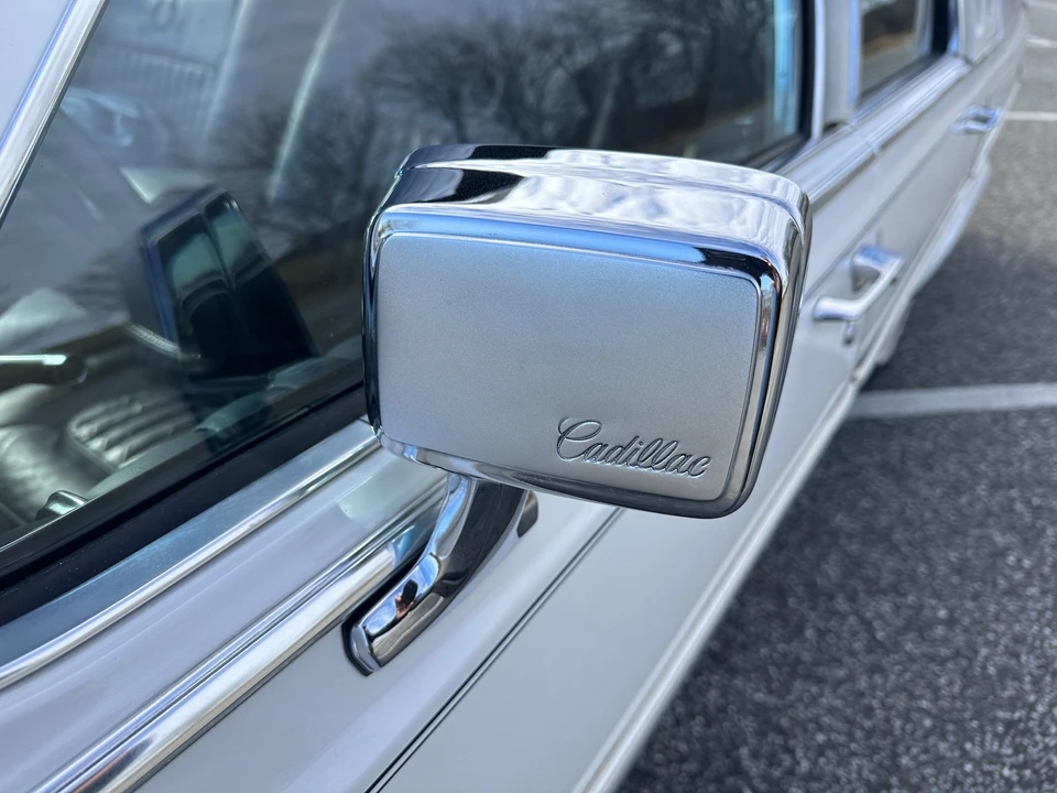 1988 Cadillac Brougham - Image 13 of 31