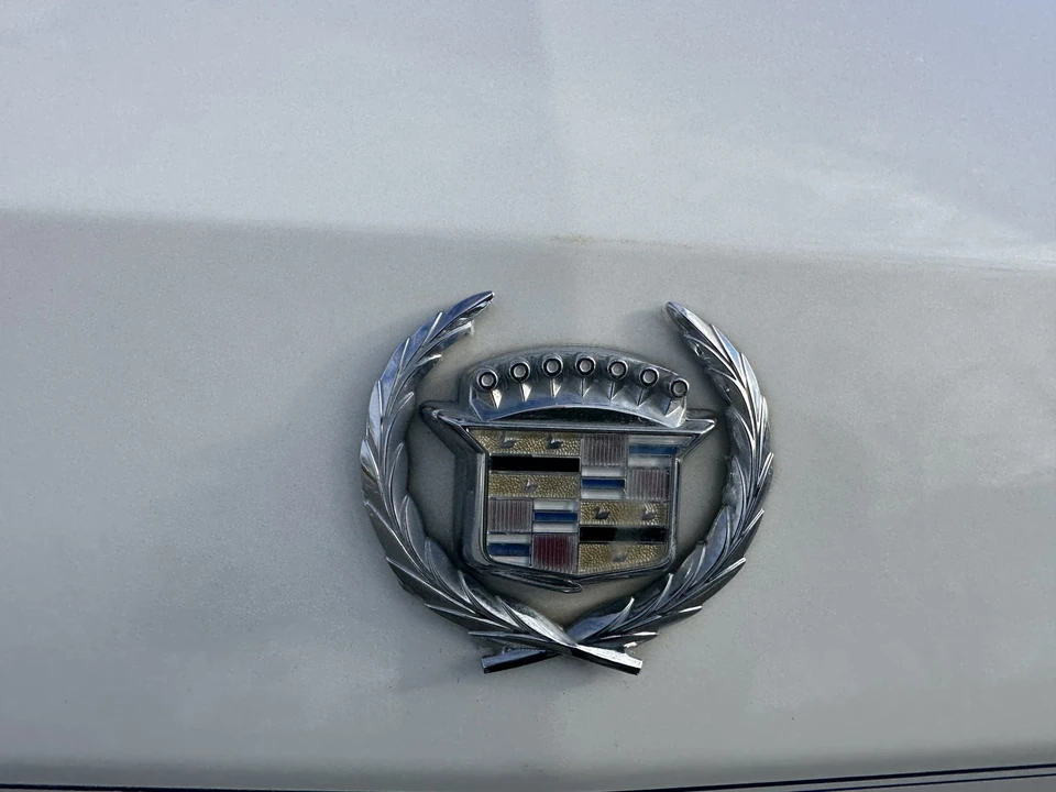 1988 Cadillac Brougham - Image 26 of 31