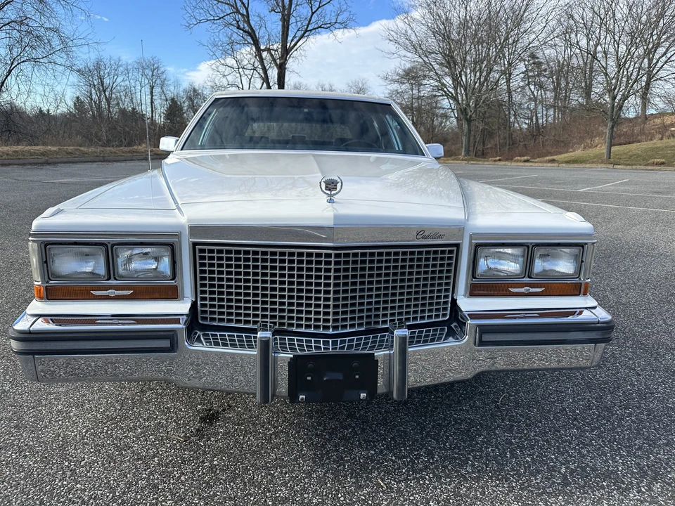 1988 Cadillac Brougham - Image 9 of 31