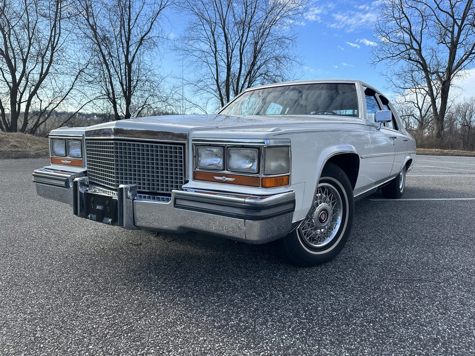 1988 Cadillac Brougham - Image 2 of 31